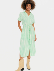 Saint Tropez - BlancaSZ SS Dress - marškinių tipo suknelės - zephyr green graphic - 5