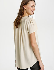 Saint Tropez - BrittaSZ SS Top - short-sleeved blouses - navajo - 4