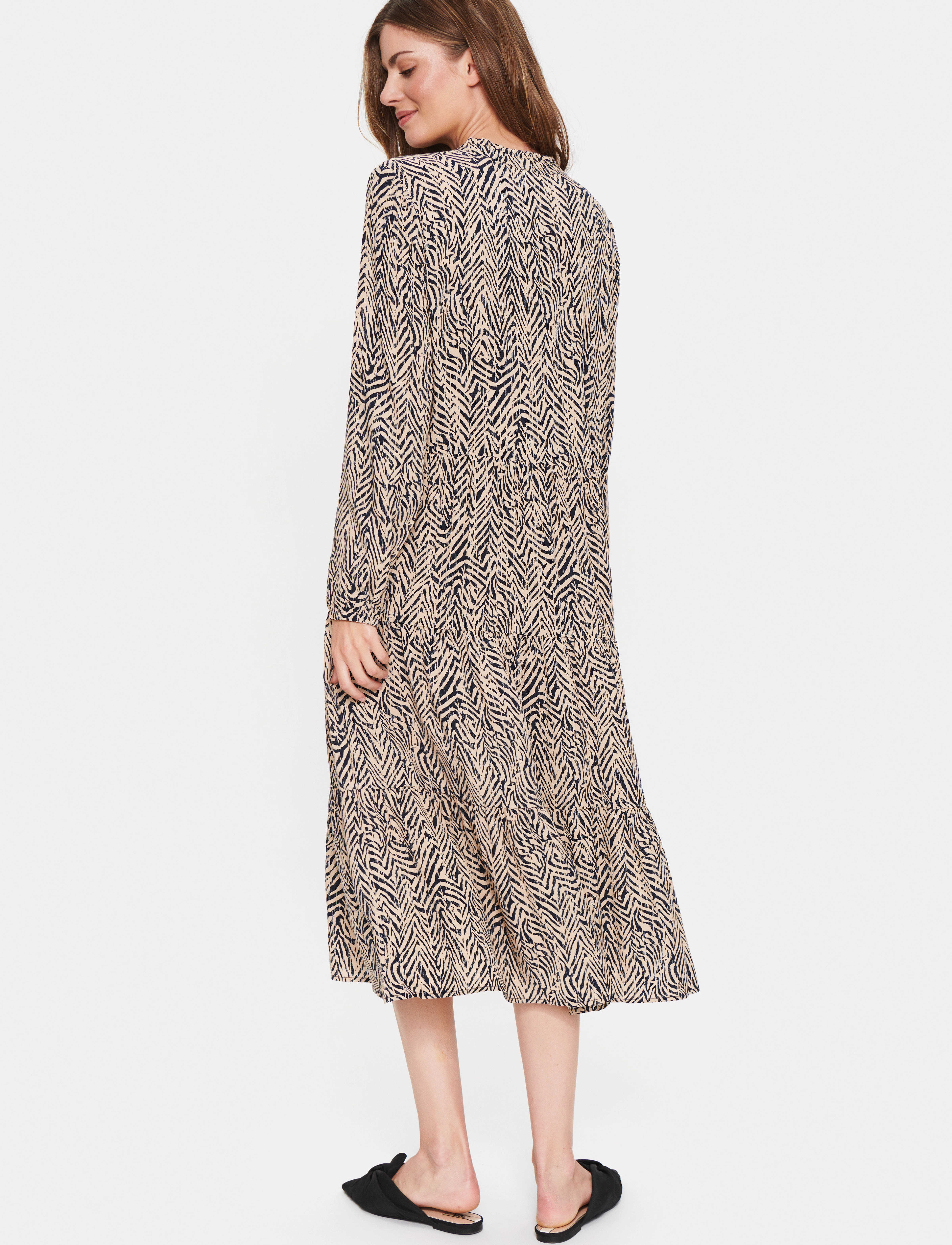 Saint Tropez - EdaSZ Maxi Dress - sommerkjoler - doeskin zig zebra - 4