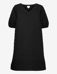 Saint Tropez - EsmaSZ Quilt Dress - midi kjoler - black - 0