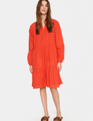Saint Tropez - LouiseSZ Dress - korte kjoler - hibiscus - 4