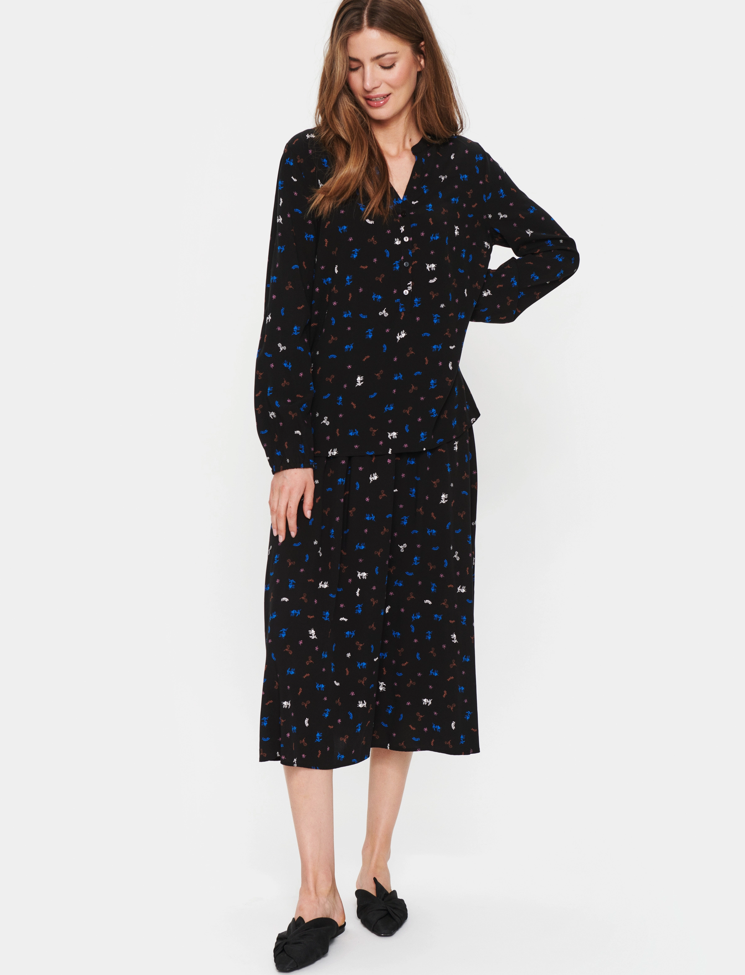 Saint Tropez - EdaSZ Shirt - langærmede bluser - black ditsy blooms - 3