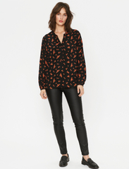 Saint Tropez - EdaSZ Shirt - long-sleeved blouses - black sun pop - 3