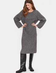 Saint Tropez - PetrineSZ Dress - knitted dresses - raven melange - 3