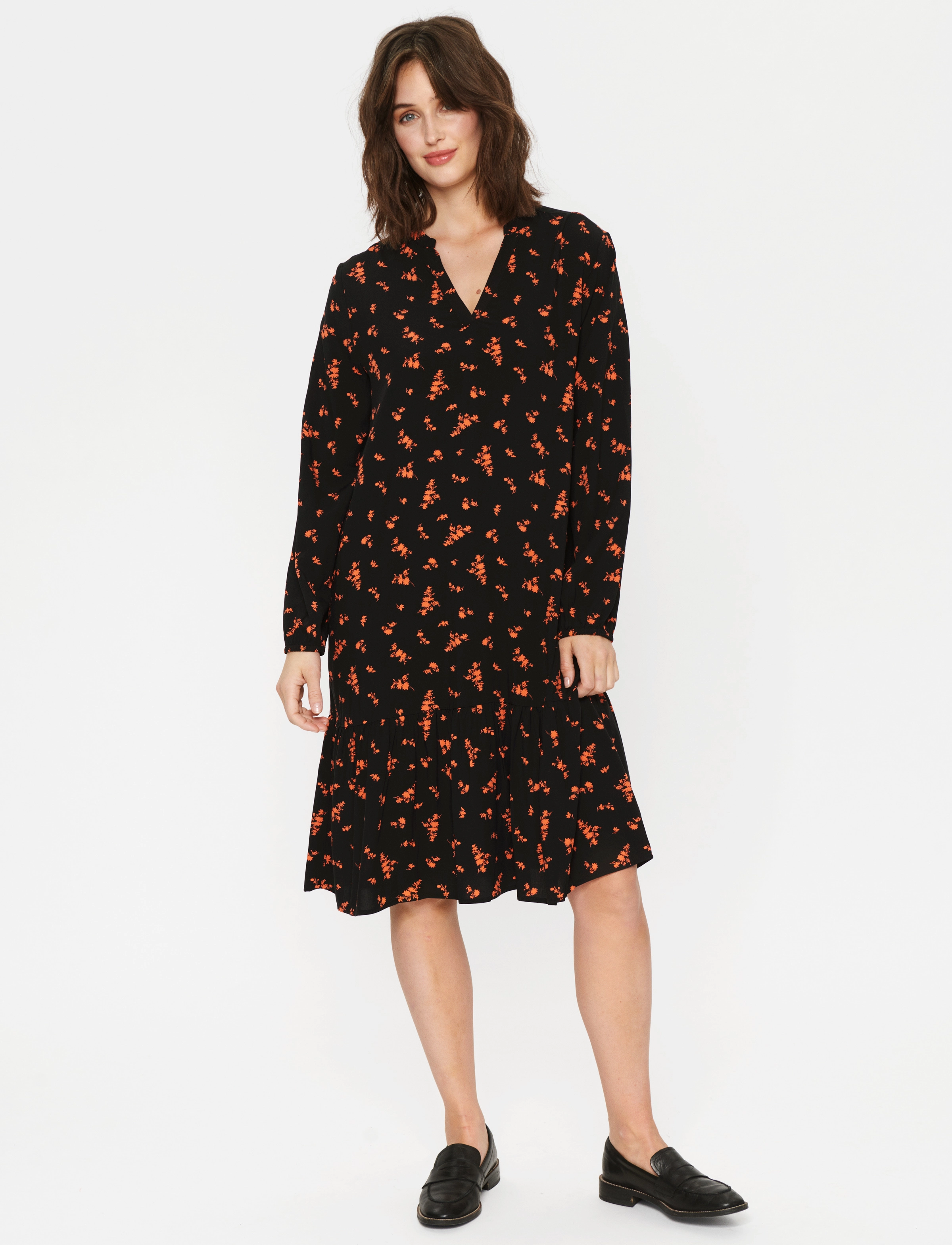 Saint Tropez - LyngSZ Dress - midi kjoler - black sun pop - 3