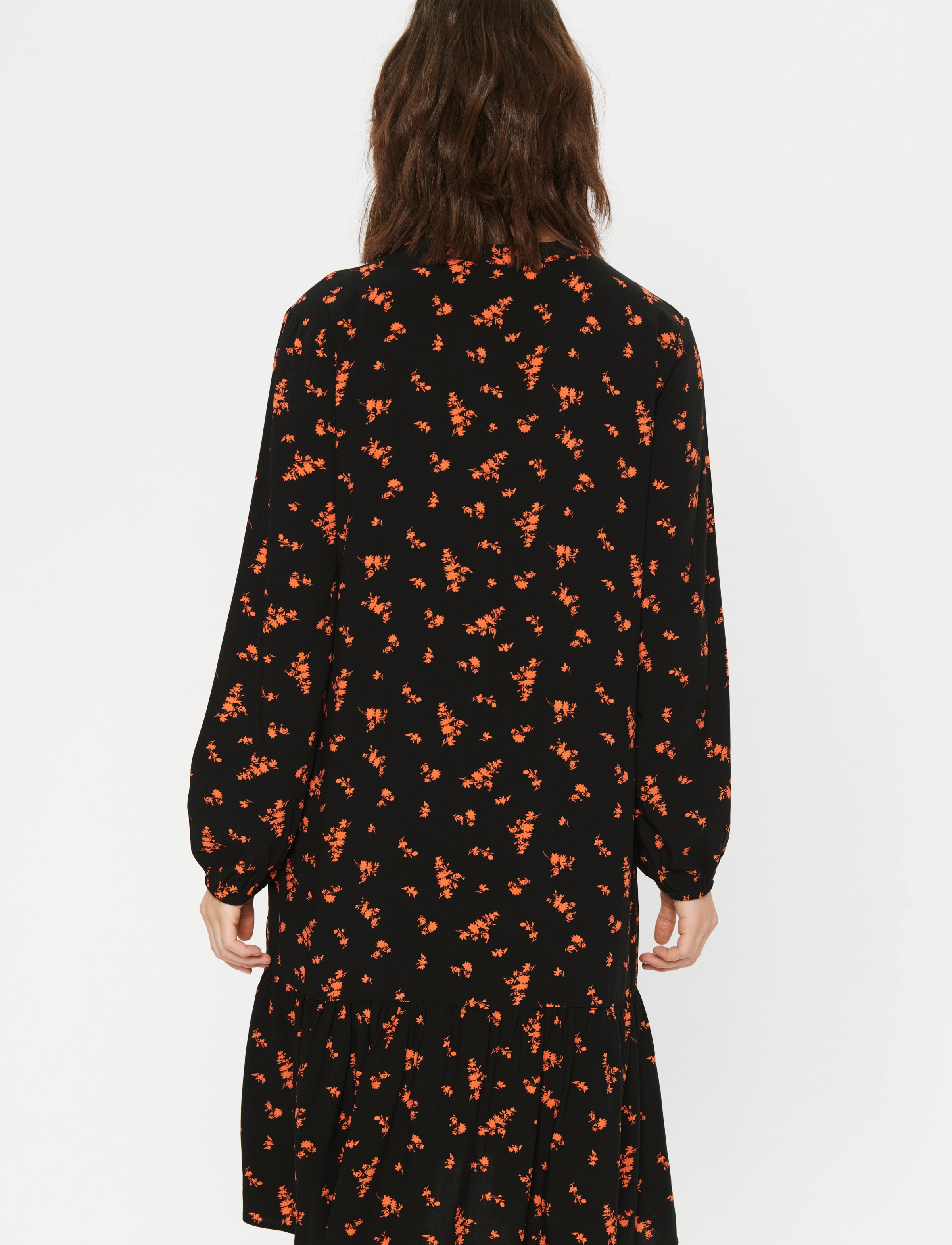 Saint Tropez - LyngSZ Dress - midi kjoler - black sun pop - 4