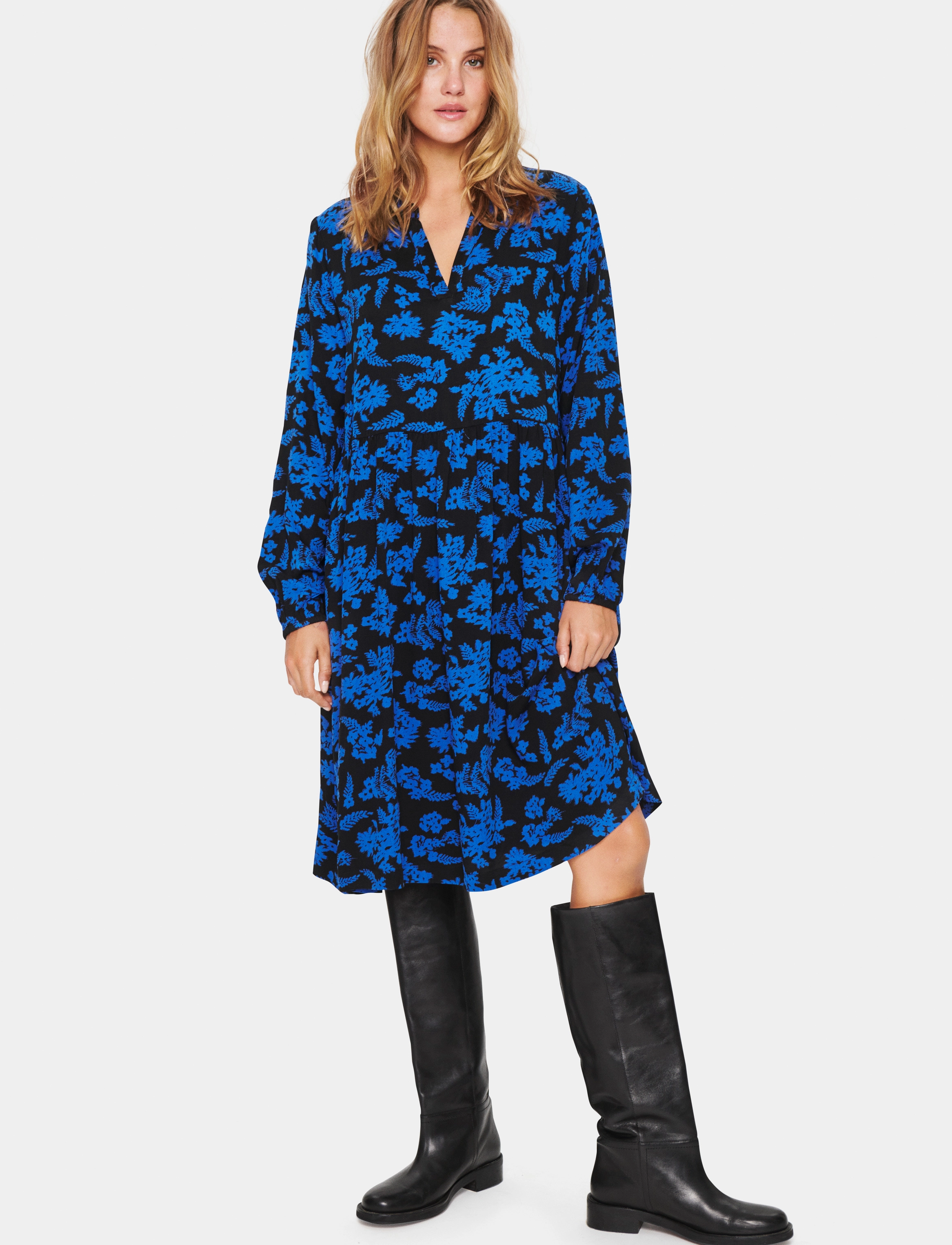 Saint Tropez - IlgaSZ Nanna Dress - black wind flowers - 3