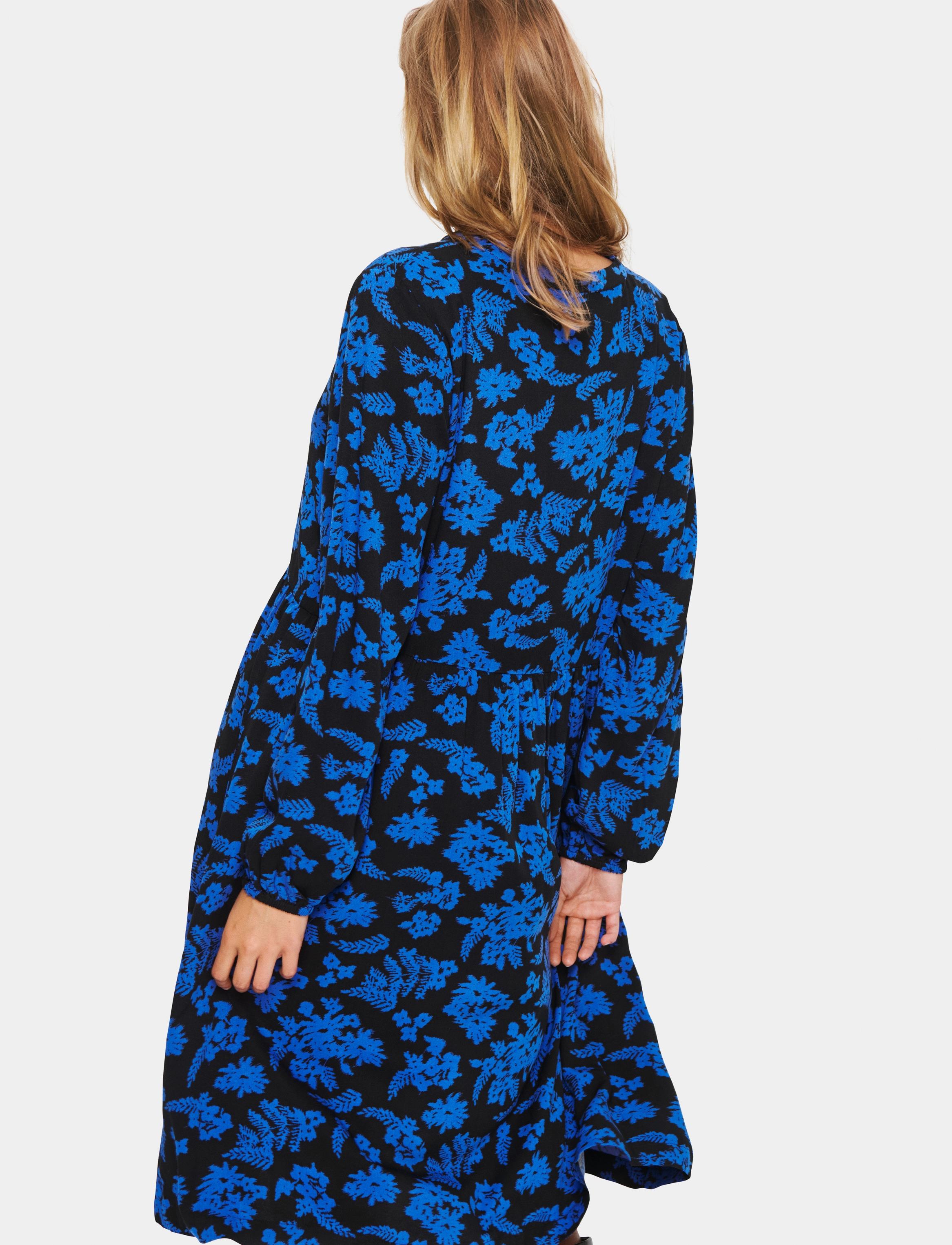 Saint Tropez - IlgaSZ Nanna Dress - black wind flowers - 4