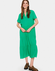 Saint Tropez - EdaSZ SS Maxi Dress - marškinių tipo suknelės - deep mint - 3