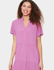 Saint Tropez - EdaSZ SS Maxi Dress - skjortekjoler - mulberry - 2