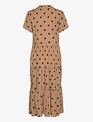 Saint Tropez - EdaSZ SS Maxi Dress - marškinių tipo suknelės - tannin big dots - 1