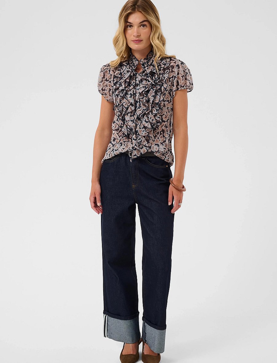 Saint Tropez - LiljaSZ Crinkle SS Shirt - lühikeste varrukatega pluusid - nightsky flower camouflage - 0