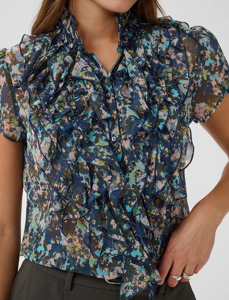 Saint Tropez - LiljaSZ Crinkle SS Shirt - lühikeste varrukatega pluusid - big dipper camouflaged blooms - 5