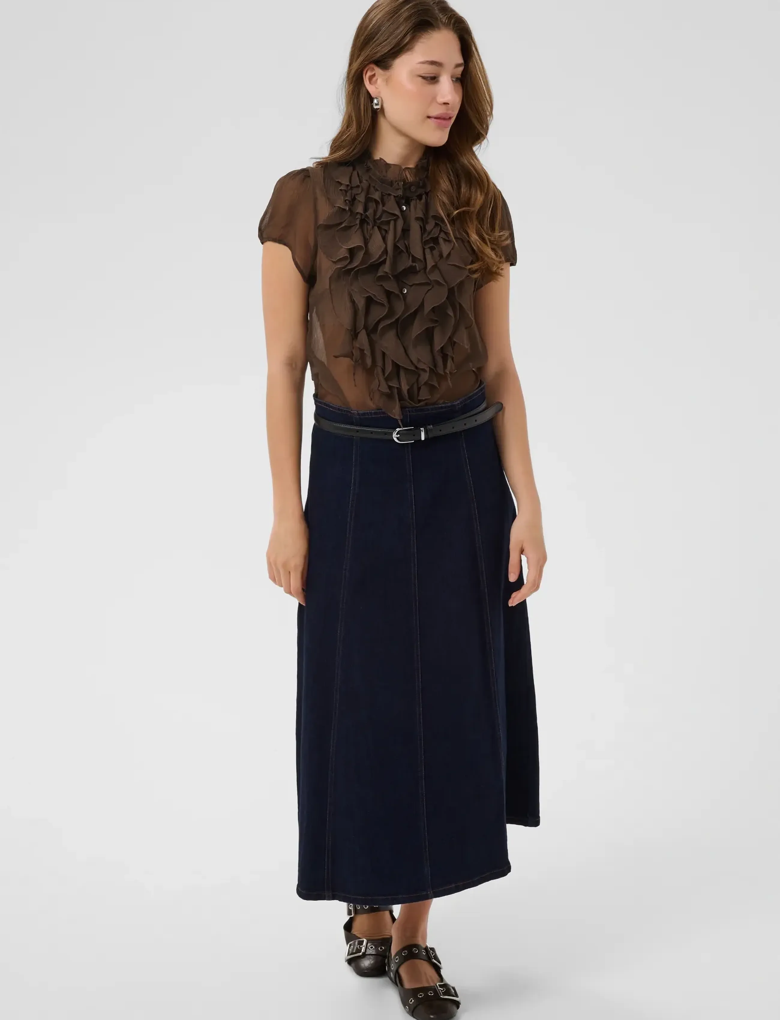 Saint Tropez - LiljaSZ Crinkle SS Shirt - kortärmade blusar - chocolate brown - 3