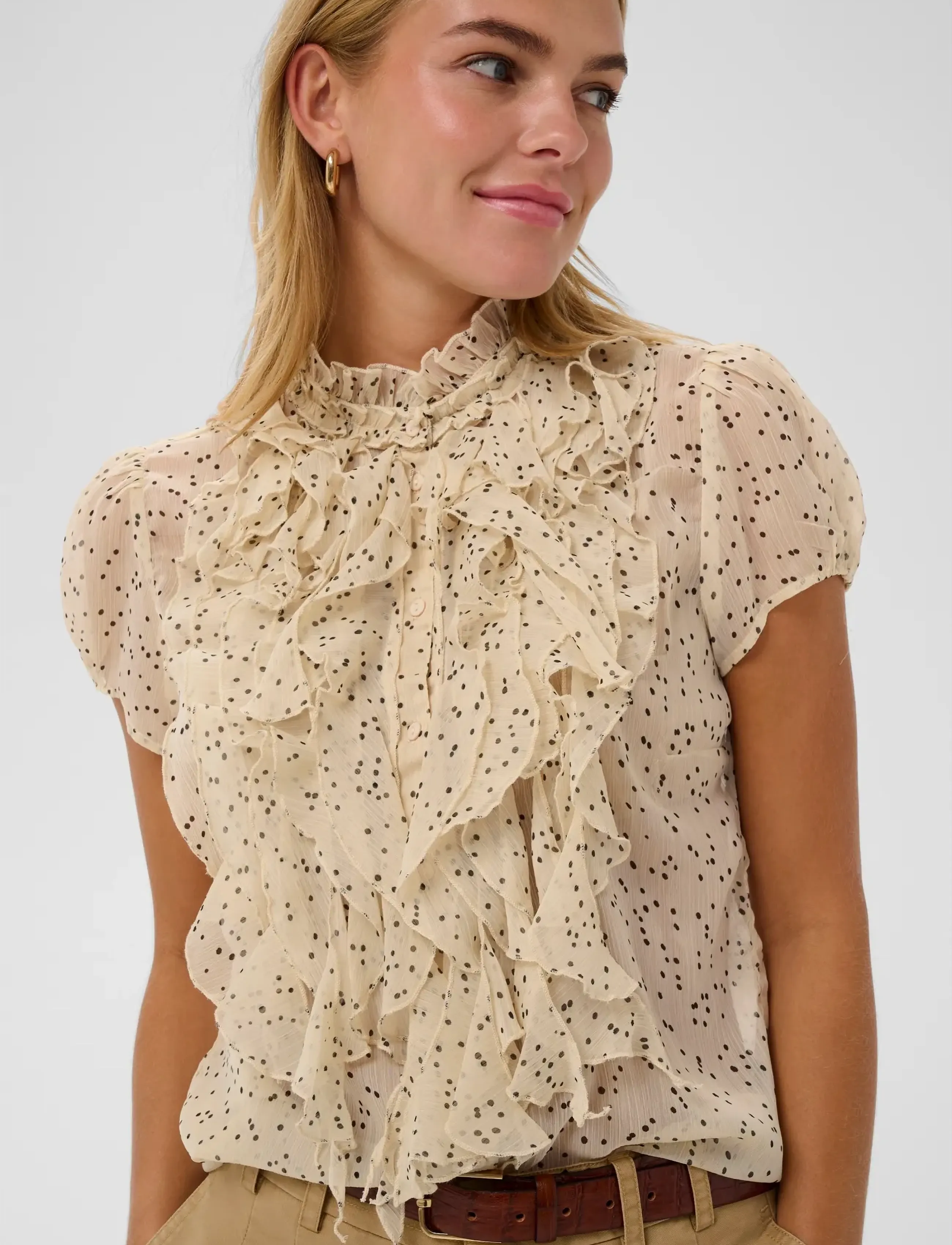 Saint Tropez - LiljaSZ Crinkle SS Shirt - lyhythihaiset puserot - creme black mini dots - 5
