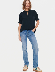 Saint Tropez - NunniSZ Shirt - short-sleeved blouses - black - 3