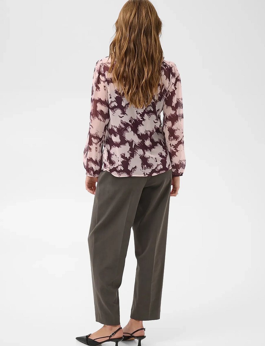 Saint Tropez - LiljaSZ Crinkle LS Shirt - långärmade blusar - winetasting shadow blooms - 4