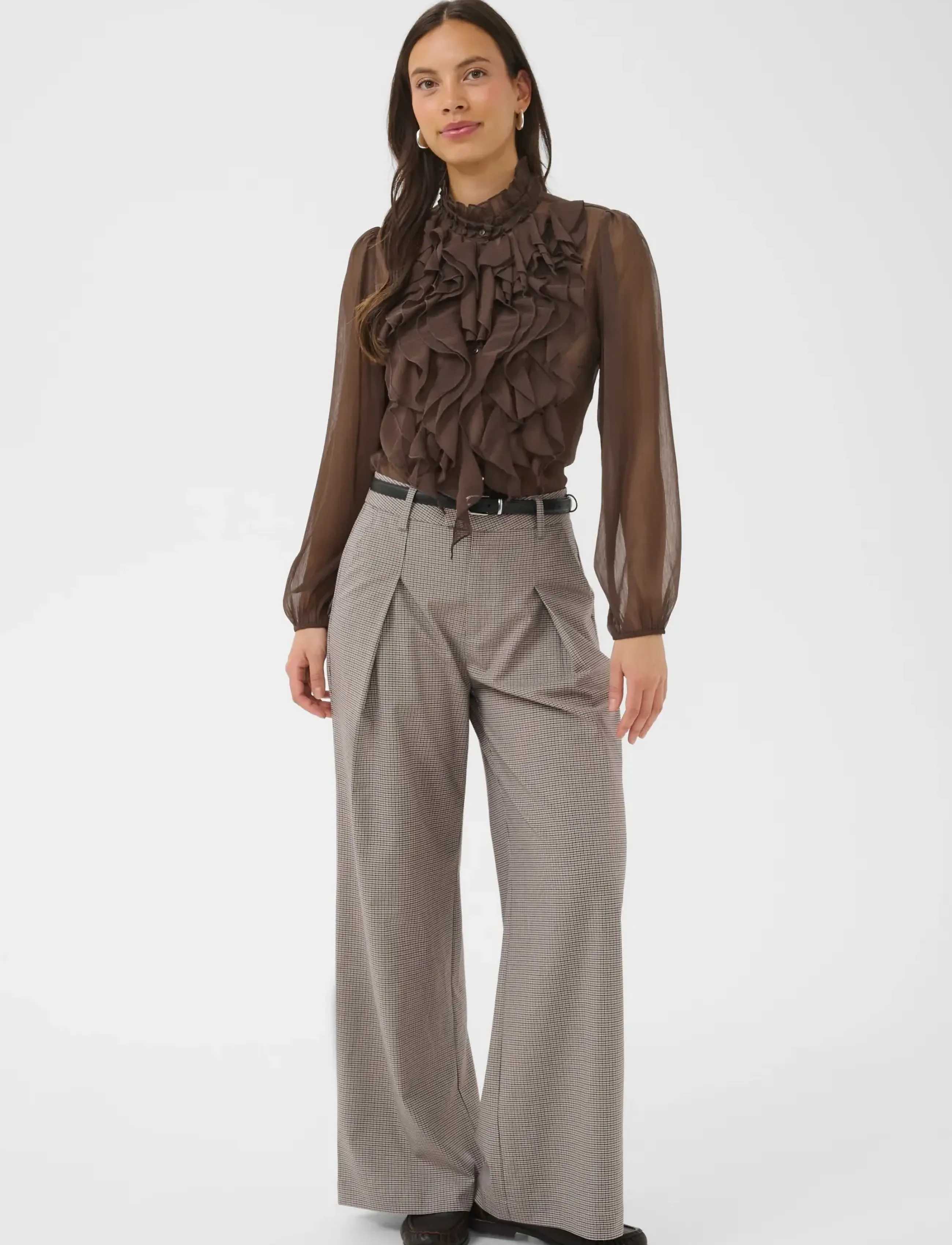 Saint Tropez - LiljaSZ Crinkle LS Shirt - langærmede bluser - chocolate brown - 3