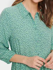 Saint Tropez - UedaSZ Maxi Dress - skjortklänningar - sagebrush g.clover floral - 5
