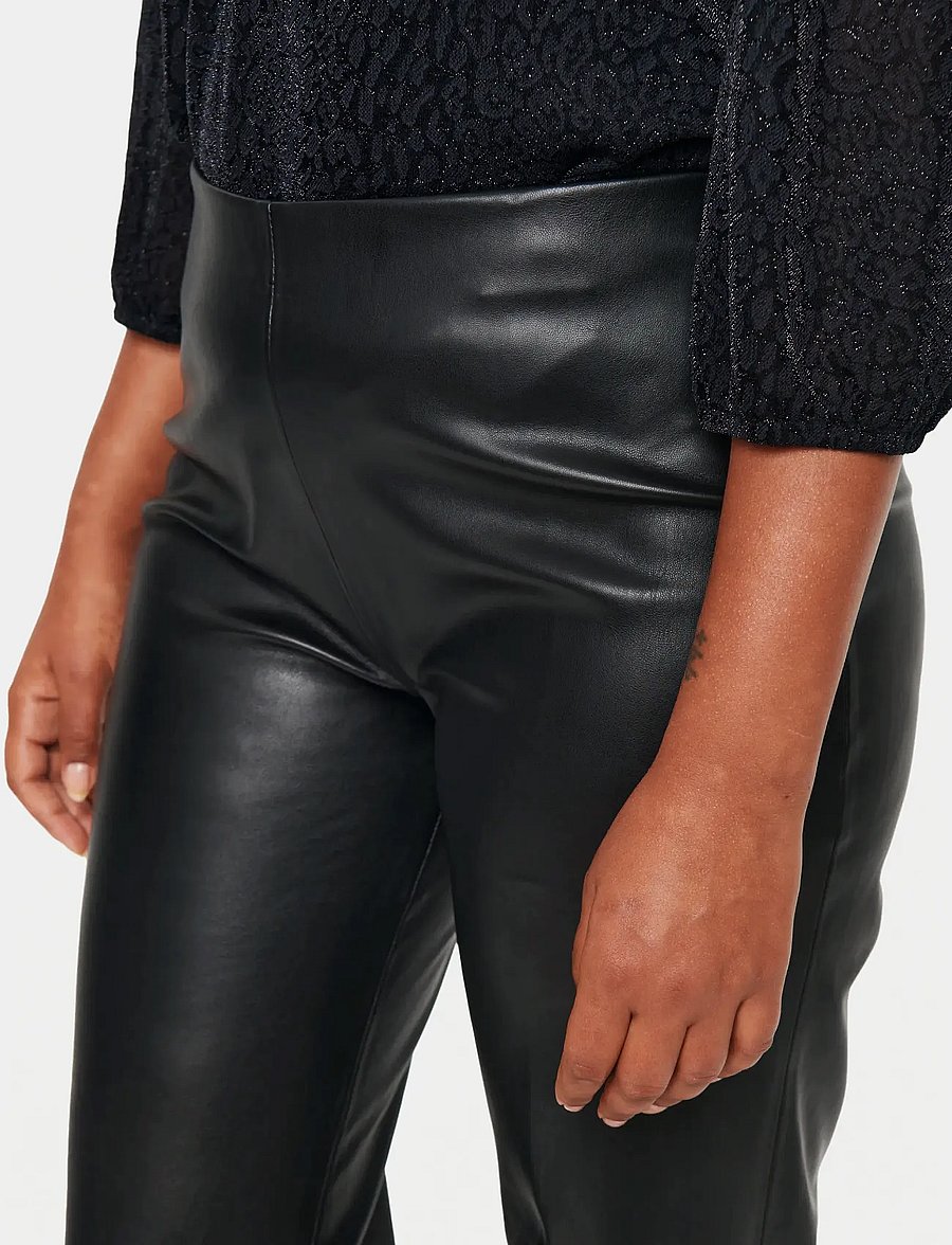 Saint Tropez - DowieSZ Flared Pants - schlaghosen - black - 5