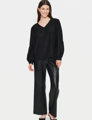 Saint Tropez - BriSZ Blouse - long-sleeved blouses - black - 4