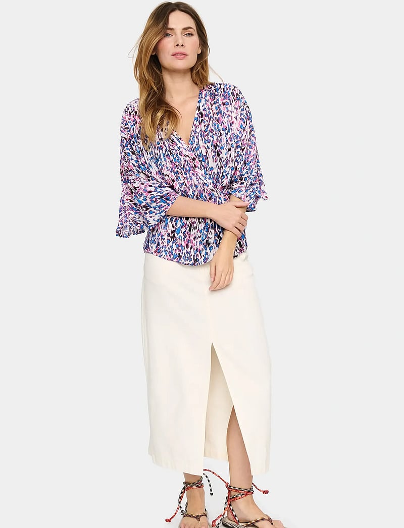 Saint Tropez - EverleySZ Wrap Blouse - kortærmede bluser - pink c. ikat paint - 3
