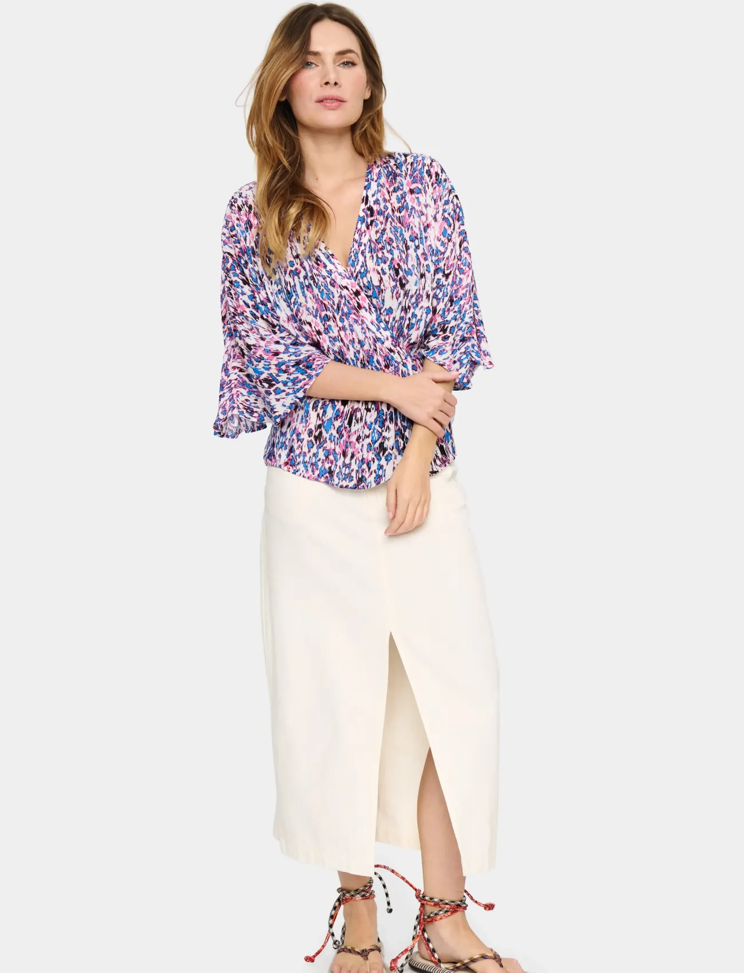 Saint Tropez - EverleySZ Wrap Blouse - kortærmede bluser - pink c. ikat paint - 3