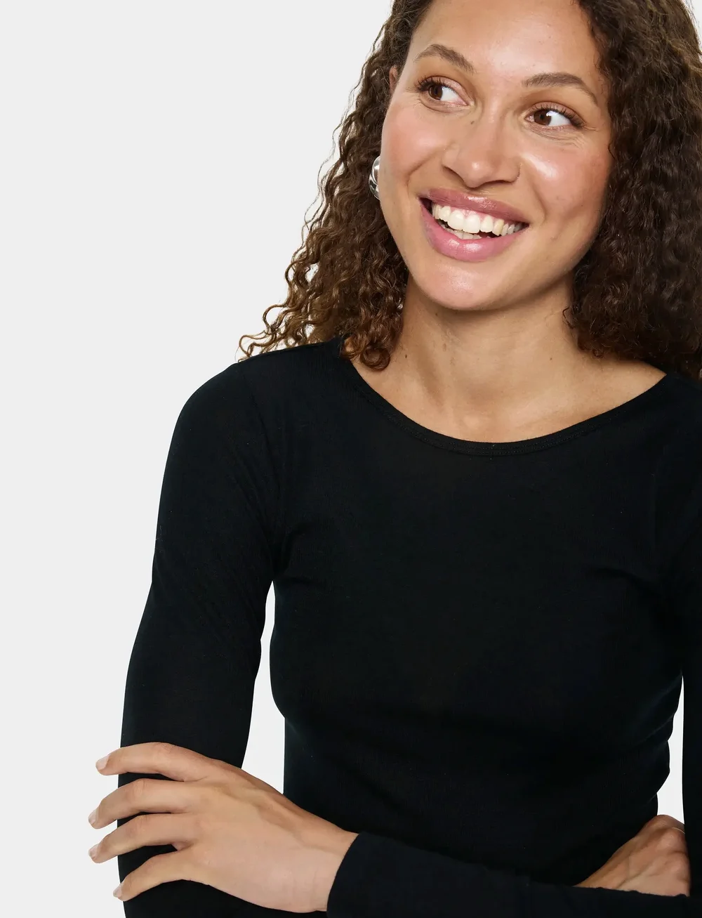 Saint Tropez - GarimaSZ Wool LS Blouse - langärmlige tops - black - 5