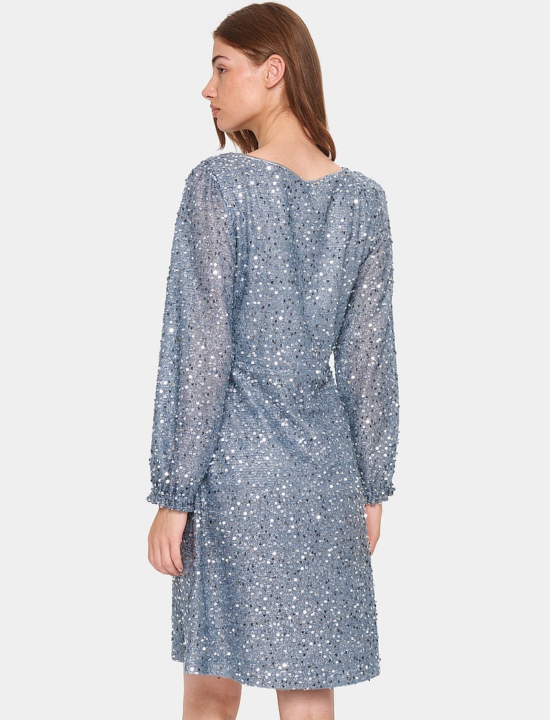 Saint Tropez - HinnaSZ Dress - paljettklänningar - silver - 4