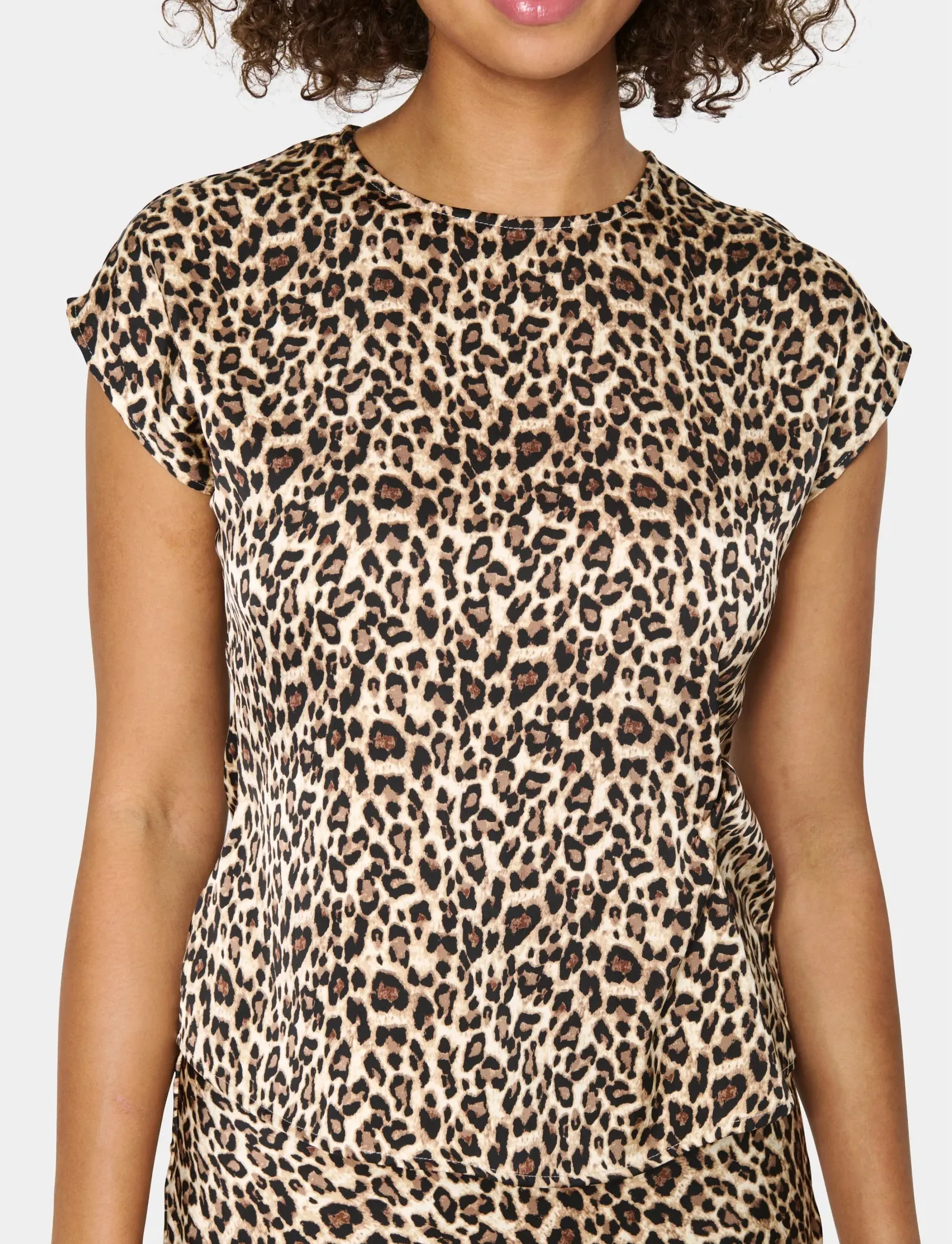 Saint Tropez - ZoviSZ SS Blouse - kortärmade blusar - black reg leo - 4