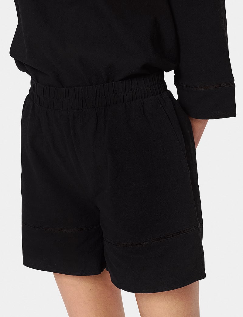 Saint Tropez - KalindaSZ Shorts - casual shorts - black - 5