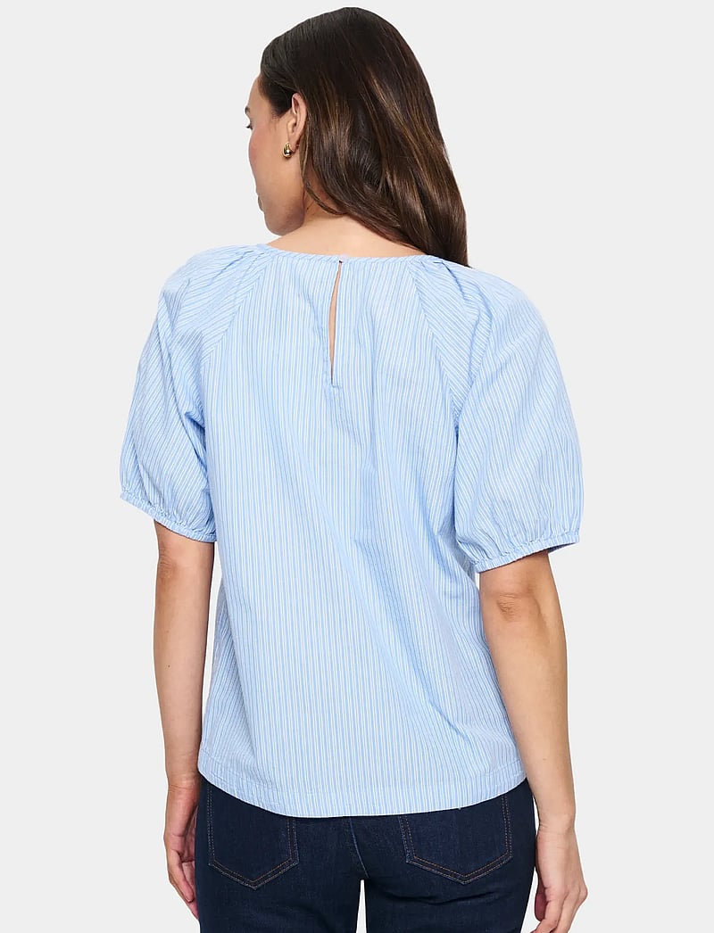 Saint Tropez - JosefiaSZ Blouse - kortærmede bluser - airy blue ice stripe - 4