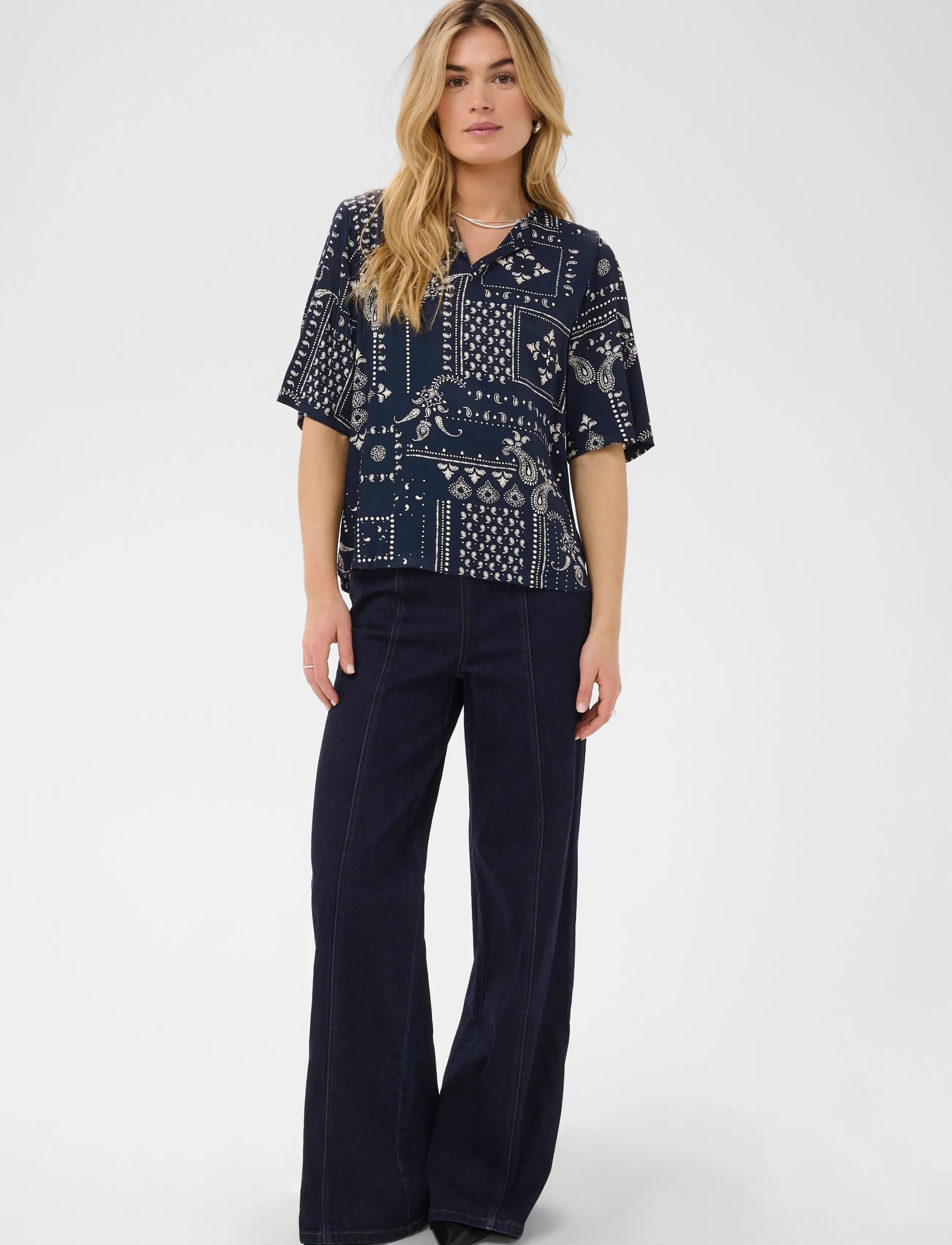 Saint Tropez - StephanieSZ Blouse - kurzärmelige blusen - nightsky paisley mosaic - 3