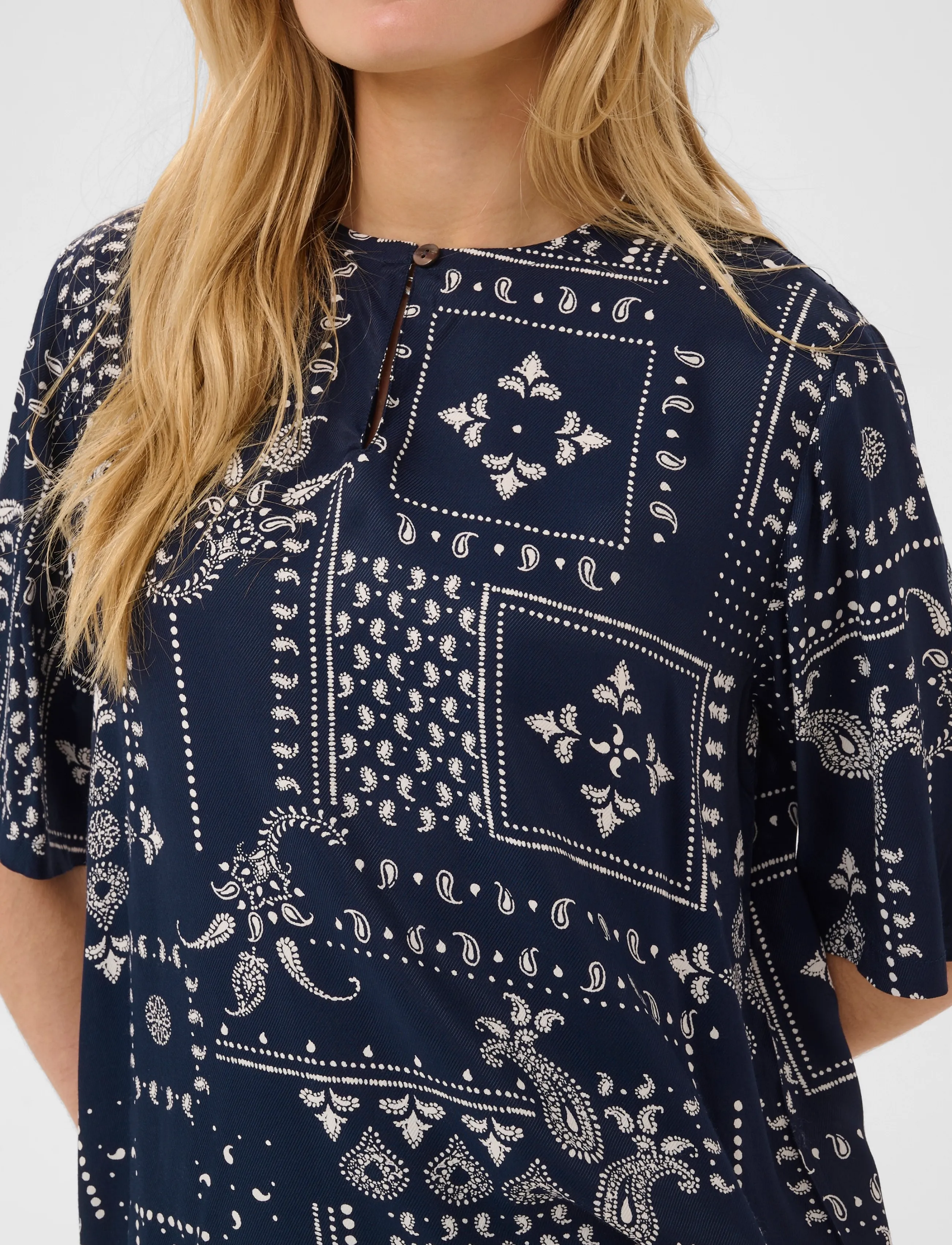 Saint Tropez - StephanieSZ Blouse - kurzärmelige blusen - nightsky paisley mosaic - 5