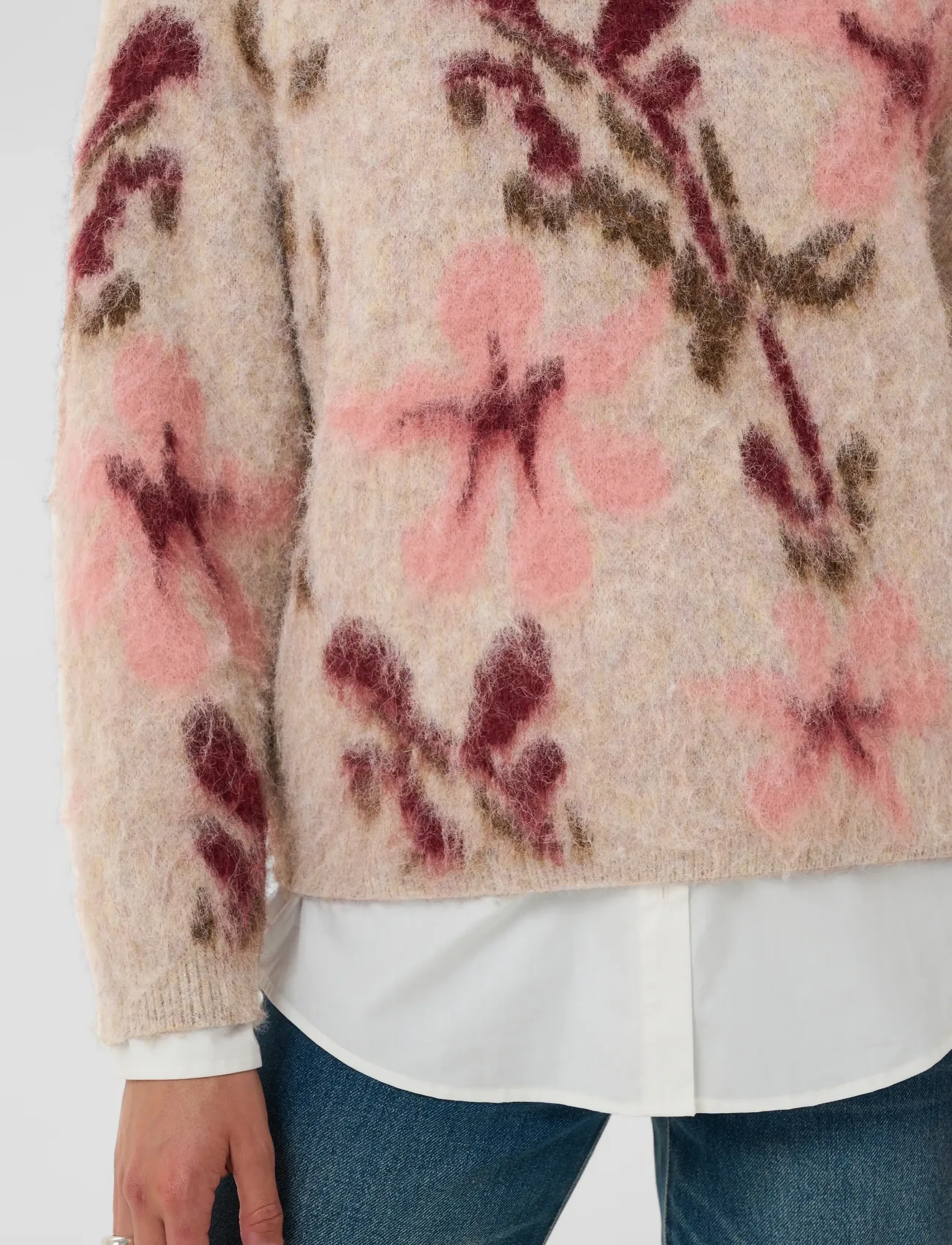 Saint Tropez - UliceSZ Pullover - tan winetasting blooms - 5