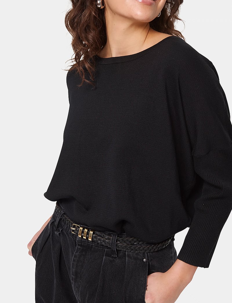 Saint Tropez - A2561, MilaSZ R-Neck Pullover - strikkegensere - black - 5