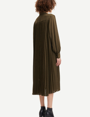 Samsøe Samsøe - Dorothe nc dress 14459 - shirt dresses - dark olive - 4