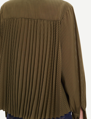 Samsøe Samsøe - Dorothe nc shirt 14459 - langermede bluser - dark olive - 4