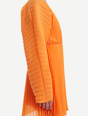 Samsøe Samsøe - Annica v-n dress 14512 - festklær til outlet-priser - russet orange - 5