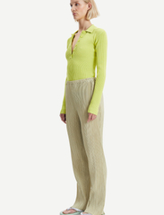Samsøe Samsøe - Fridah trousers 14643 - bukser med lige ben - sage green - 4