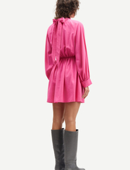Samsøe Samsøe - Ebbali dress 14639 - ballīšu apģērbs par outlet cenām - cheeky pink - 3