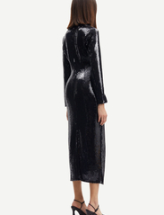 Samsøe Samsøe - Alina U-N sequins dress 14904 - ballīšu apģērbs par outlet cenām - black - 3