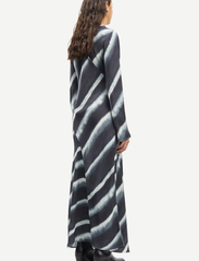 Samsøe Samsøe - Madeleine dress 14905 - maxi dresses - striped ombre blue - 4