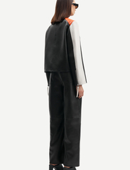 Samsøe Samsøe - Shelly trousers 14886 - vakarėlių drabužiai išparduotuvių kainomis - black - 3