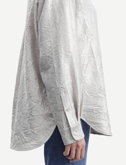 Samsøe Samsøe - Alfrida shirt 15034 - långärmade skjortor - warm silver - 4