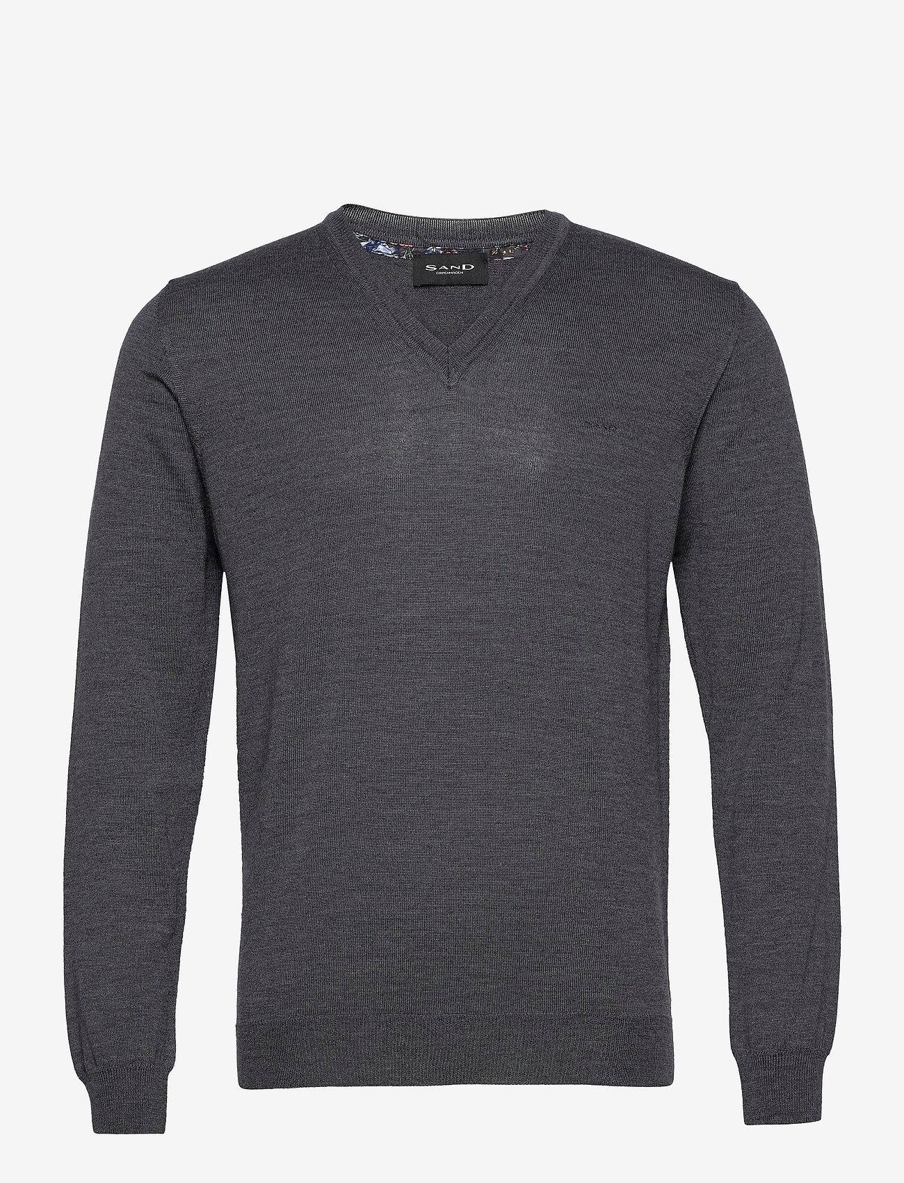 MEDIUM GREY
