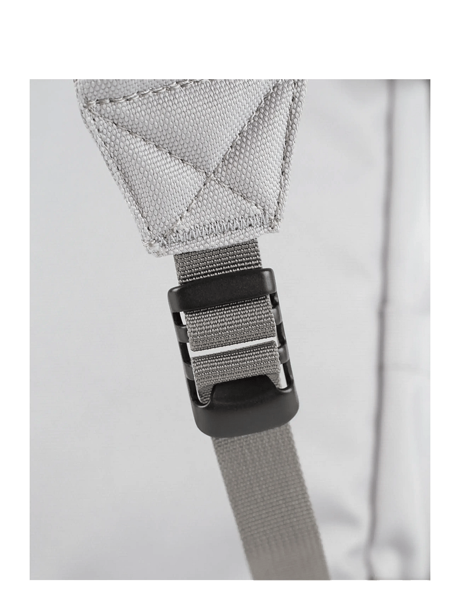 SANDQVIST - ICON Rolltop Backpack L - rolltop-rygsække - light grey - 4