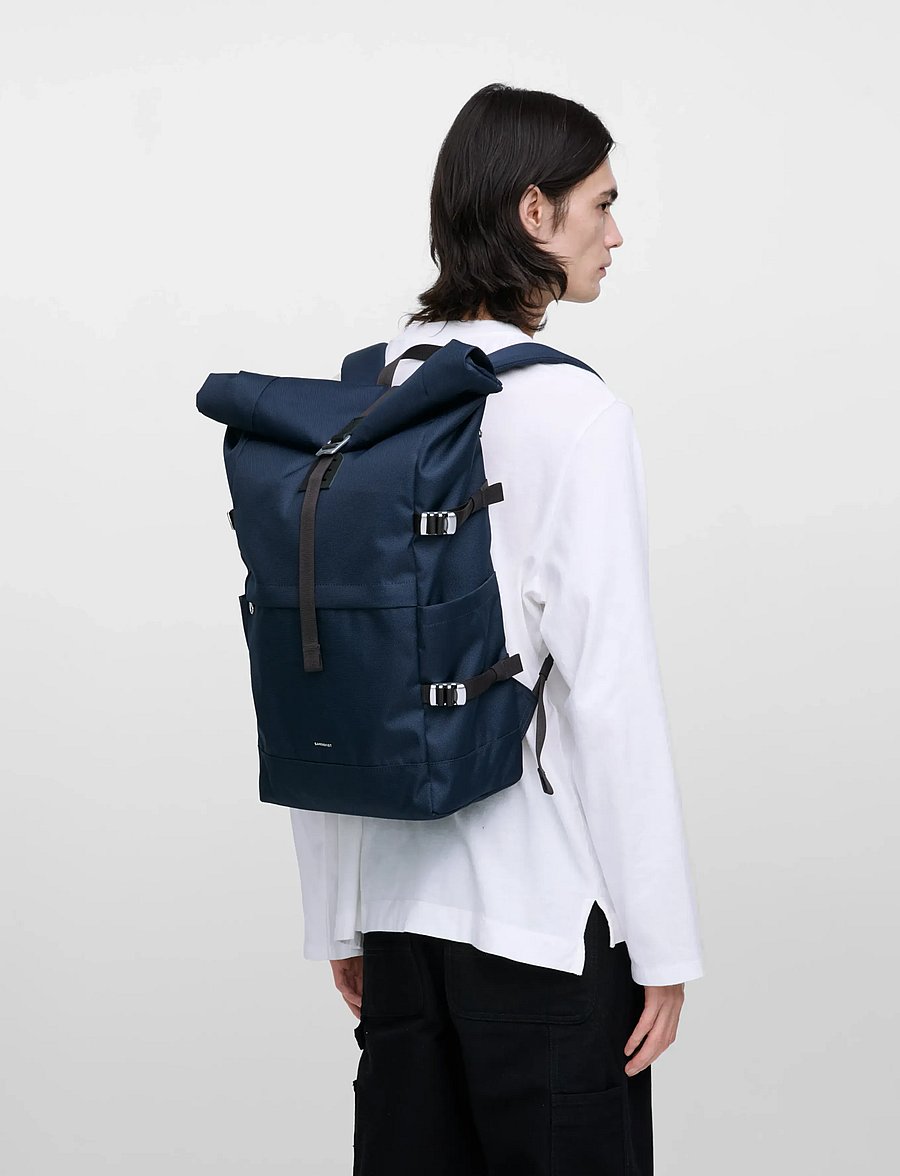 SANDQVIST - ICON Rolltop Backpack L - rolltop-ryggsäckar - navy with black leather - 4