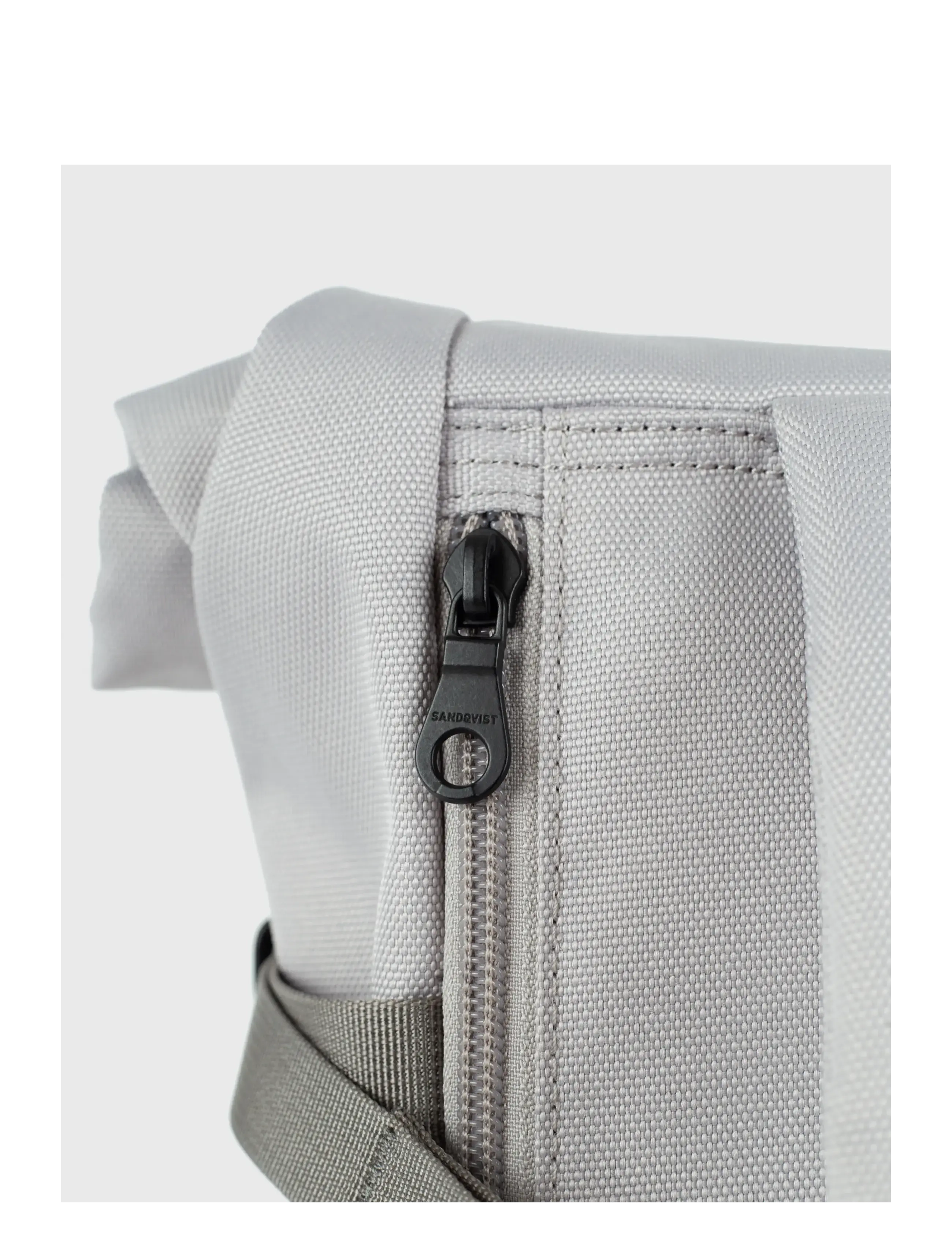 SANDQVIST - ICON Rolltop Backpack M - accessories - light grey - 1