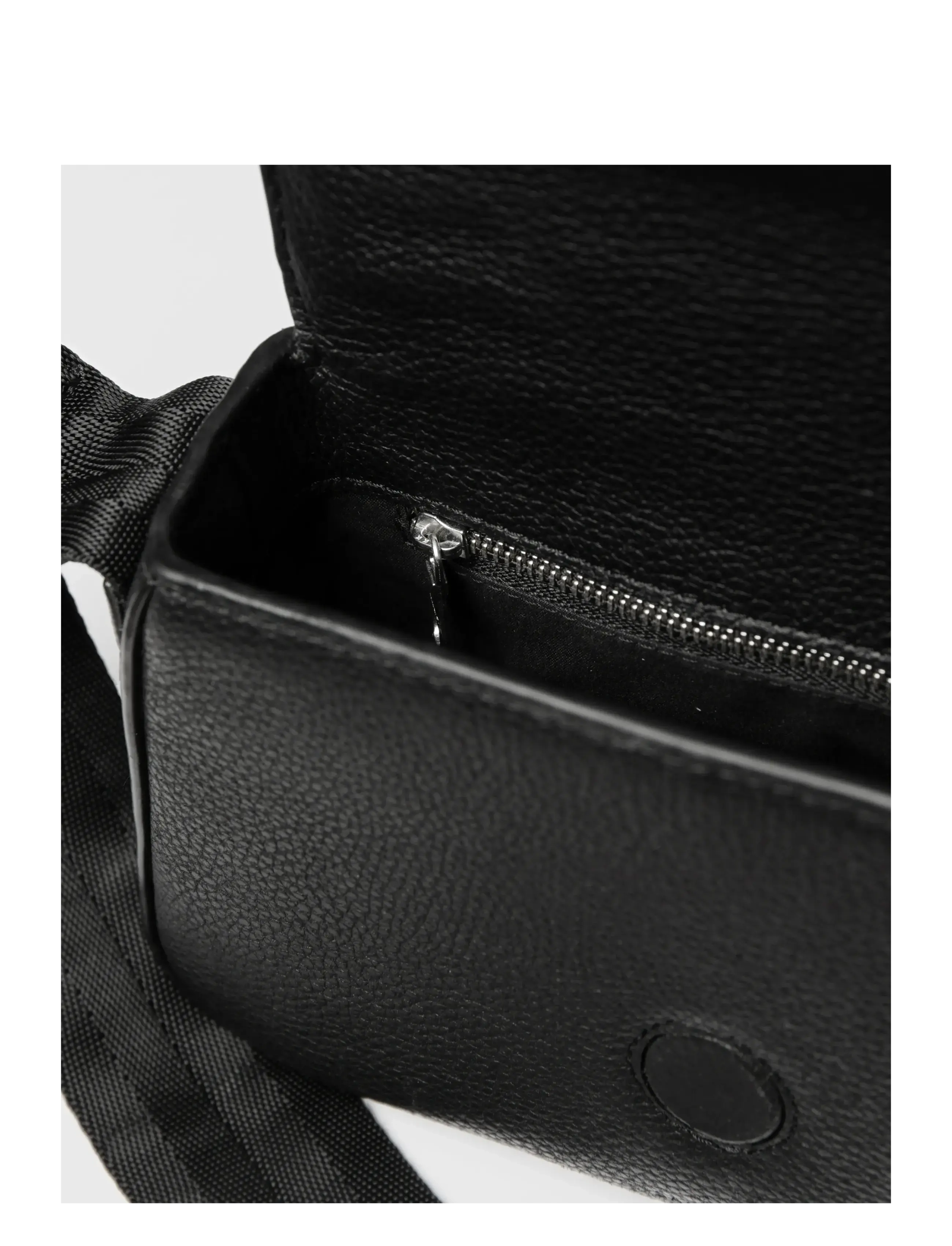 SANDQVIST - LEATHER HANDLE CROSSBODY - festtøj til outletpriser - black - 4